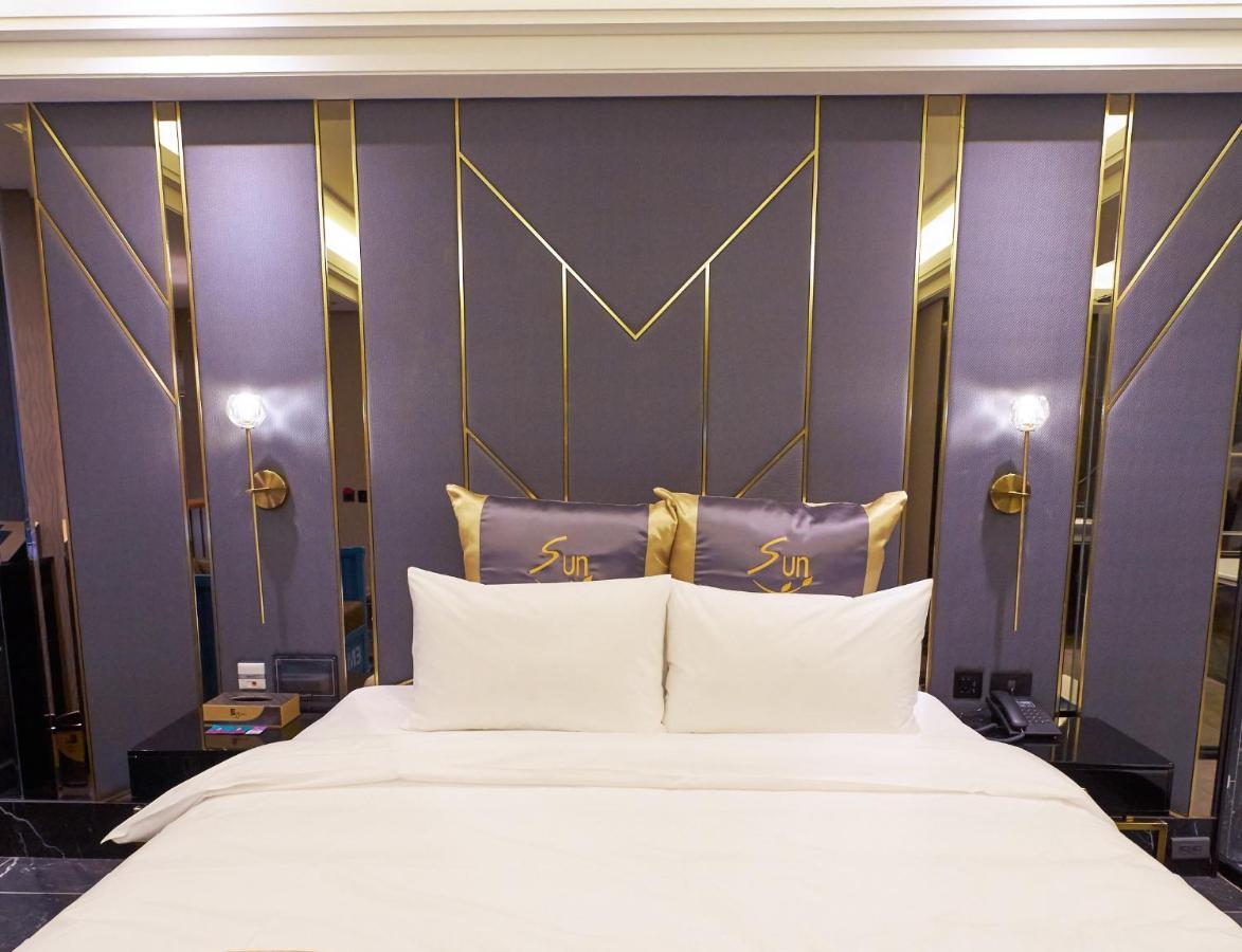 Sun Motel Kaohsiung Extérieur photo
