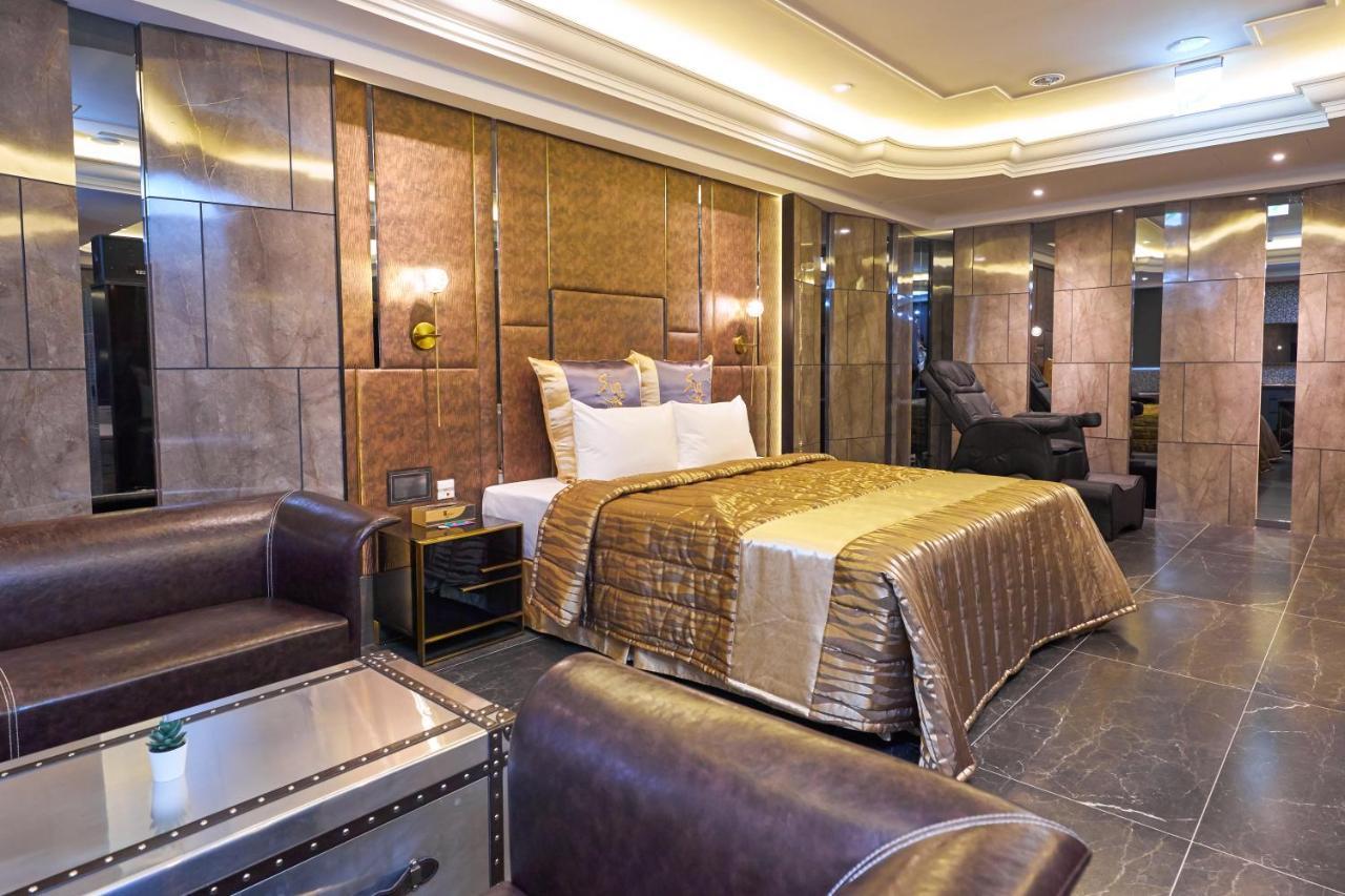 Sun Motel Kaohsiung Extérieur photo