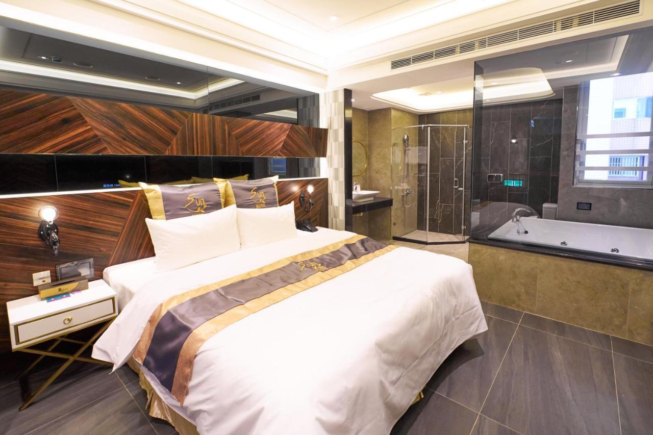 Sun Motel Kaohsiung Extérieur photo