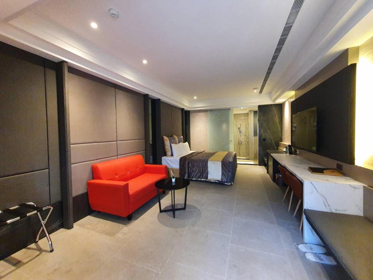 Sun Motel Kaohsiung Extérieur photo